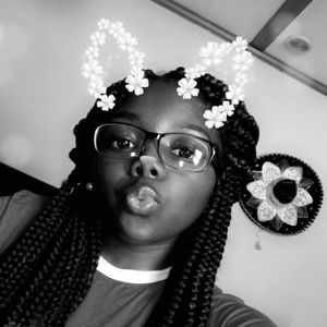 Meet your Posher, Mekia